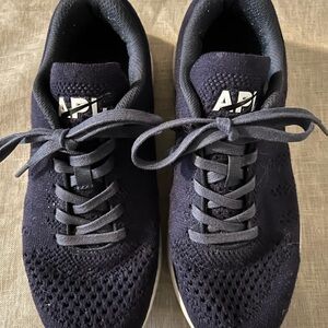 APL women’s Propelium Navy Sneakers